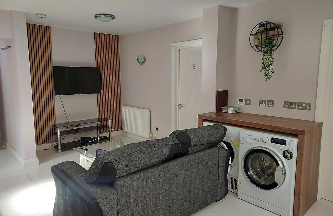 Langley Guest House Nr Pinewood Studios-1